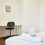 아파트 - Beautiful 4 Bedrooms House With Terrace!