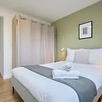 - Beautiful 4 Bedrooms House With Terrace!