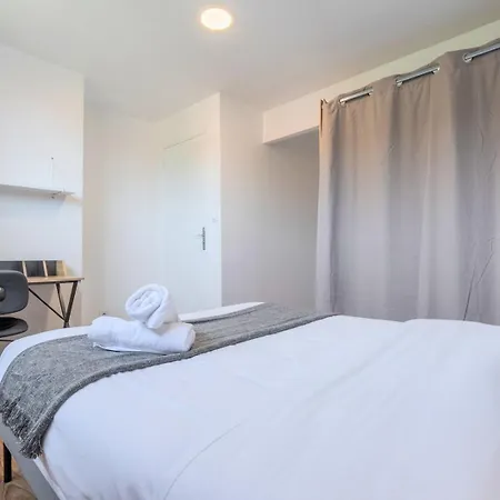 - Beautiful 4 Bedrooms House With Terrace! Apartmán Roubaix