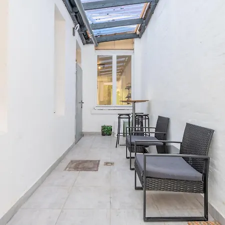 - Beautiful 4 Bedrooms House With Terrace! Roubaix