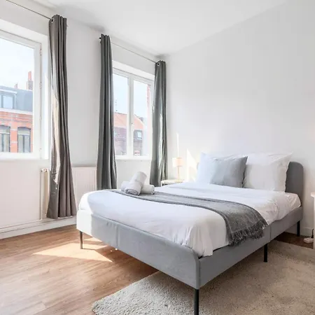 - Beautiful 4 Bedrooms House With Terrace! * Roubaix