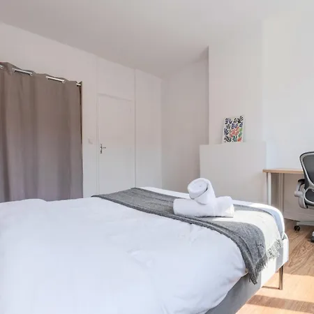 - Beautiful 4 Bedrooms House With Terrace! Apartmán Roubaix