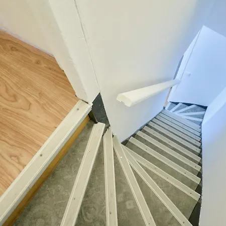 - Beautiful 4 Bedrooms House With Terrace! *
