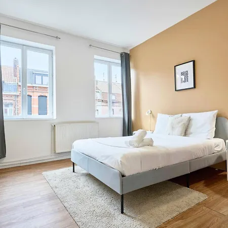- Beautiful 4 Bedrooms House With Terrace! Lägenhet Roubaix
