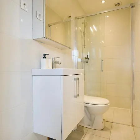 - Beautiful 4 Bedrooms House With Terrace! Lägenhet Roubaix