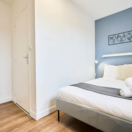 - Beautiful 4 Bedrooms House With Terrace! Roubaix
