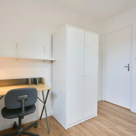 - Beautiful 4 Bedrooms House With Terrace! * Roubaix