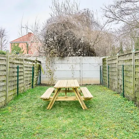 - Beautiful 4 Bedrooms House With Terrace!